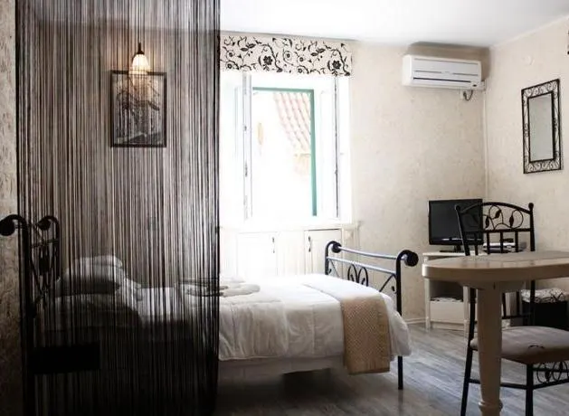 Old Town Apartment - Image 1