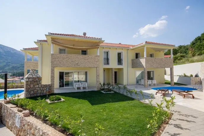 House Sunny Rock Baska - Image 1