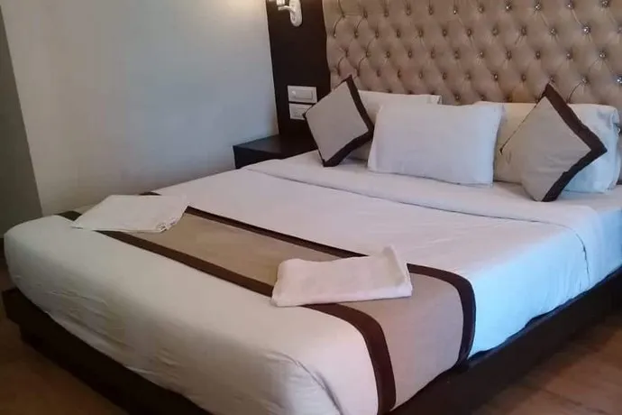 Hotel Sarah International - Image 1
