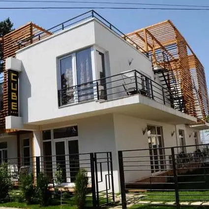 Vila Cube - Image 1