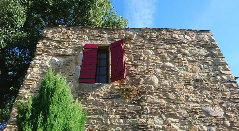 Volets rouges - Image 1