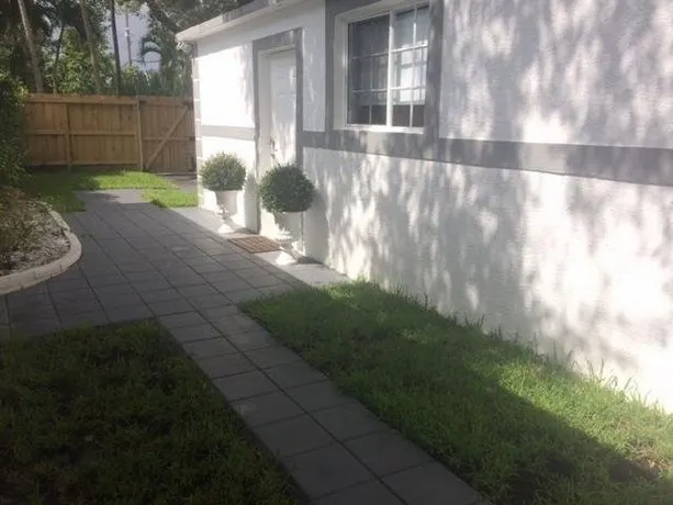 House Number 385 Miami - Image 1