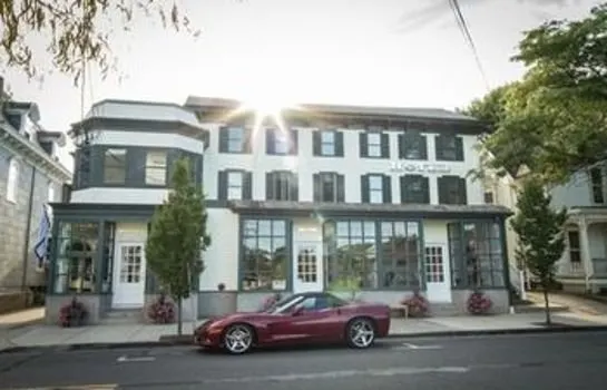 The Gallery Hotel - Image 1