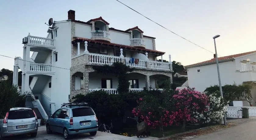 Apartmani Bruna Tkon - Image 1