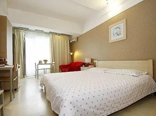 Happy Night Daily Rent Apartment - Image 1