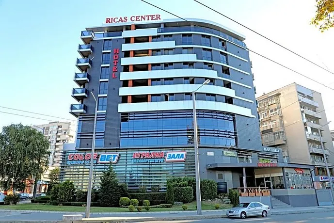 Hotel Ricas - Image 1
