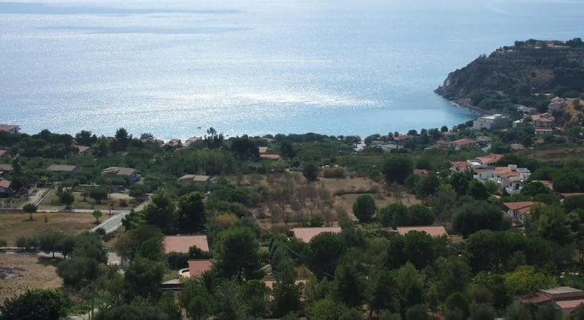 Seaview House - Image 1