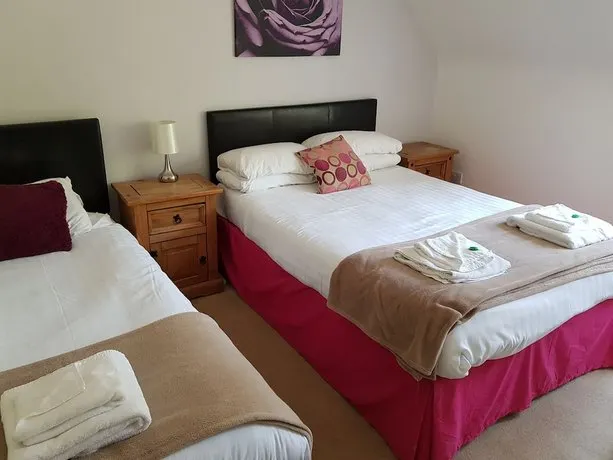 Station Hotel - Image 1
