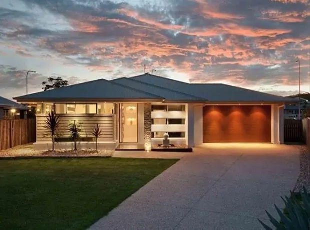 Gold Coast Luxury Oasis - Image 1