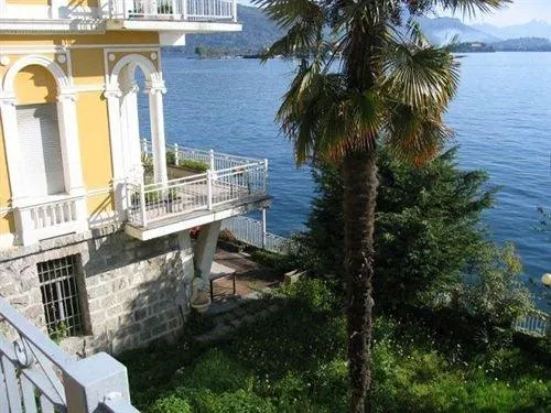 Lake House - Image 1