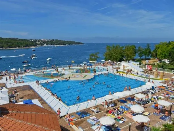 Mobile Homes Lanterna Hotel Porec - Image 1