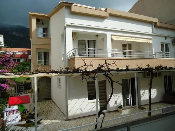Apartments and Rooms Villa Gaga 2 - Image 1