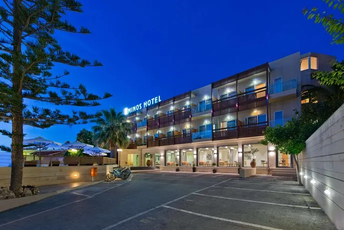 Minos Aparthotel - Image 1