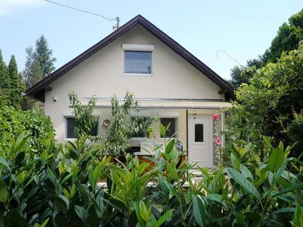 Appartment Balatongyoeroek - Image 1