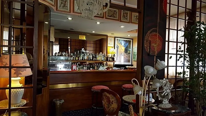 Hotel Royal - Image 1