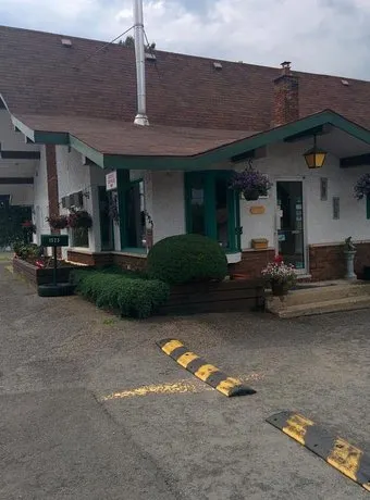Motel les Pins - Image 1