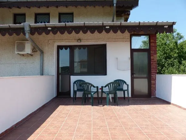 Guest House Delphini - Image 1