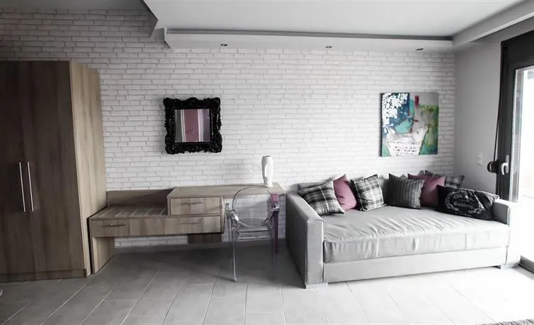 Flegra Beach Boutique Apartments - Image 1