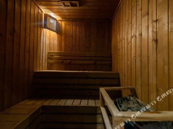 Patra Hotel - Image 1