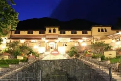Al Palazzetto Set Fair - Image 1
