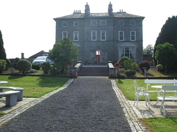 Inch House - Image 1