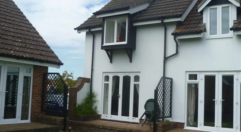 Wroxham Peninsula Cottage - Image 1