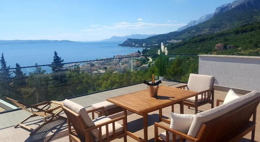 Villa Olive Hill - Image 1