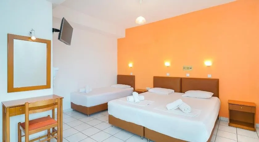 Komninos Rooms - Image 1