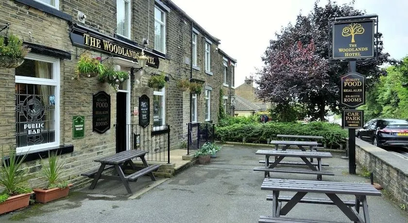The Woodlands Hotel - Image 1