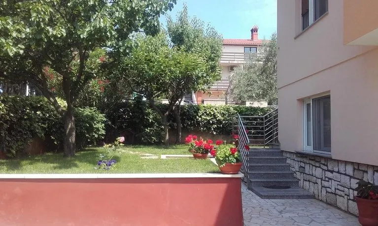 Apartments Pula - Image 1