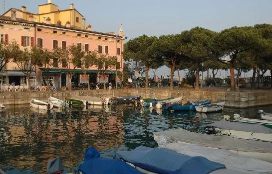 Hotel Vittorio Desenzano del Garda - Image 1