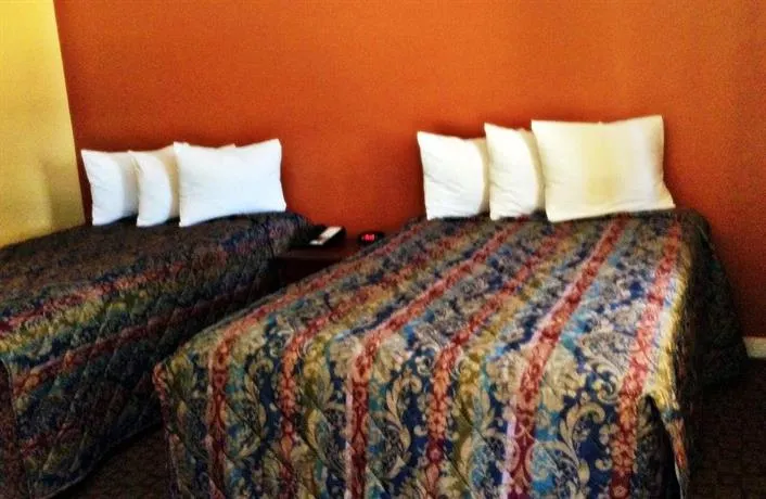 Economy Inn - Image 1
