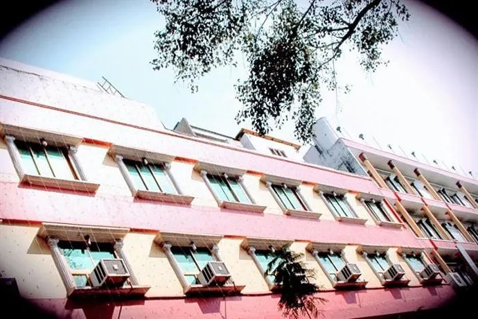 Hotel Green Valley - Image 1