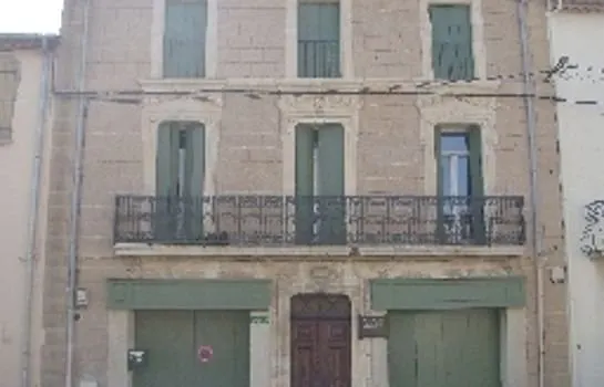 Patio Valros - Image 1