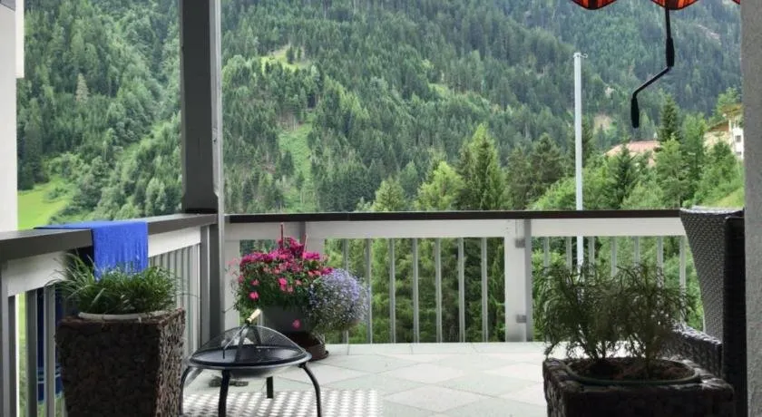 Apartamento vacacional apto para niños con terraza y barbacoa - Image 1