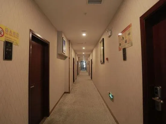 Lvzhou Holiday Hotel - Image 1