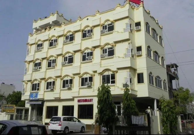 Om Hotel - Image 1