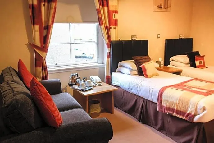 Station Hotel And Restaurant - Image 1