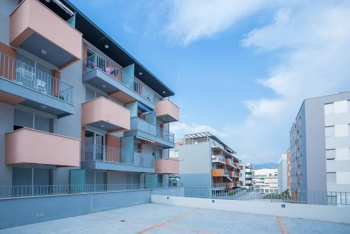 Apartment Deep Sea - Image 1