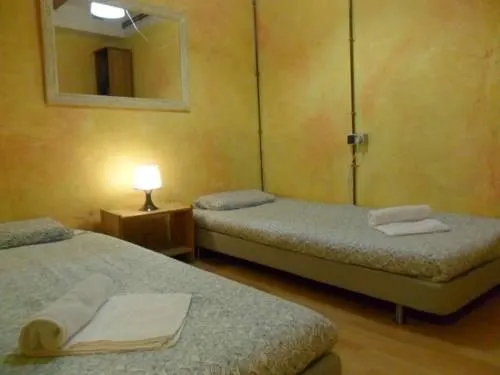Sleepy Beds Las Ramblas - Guesthouse - Image 1
