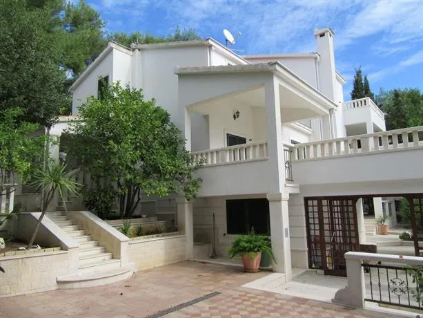 Apartments Croatia - Image 1