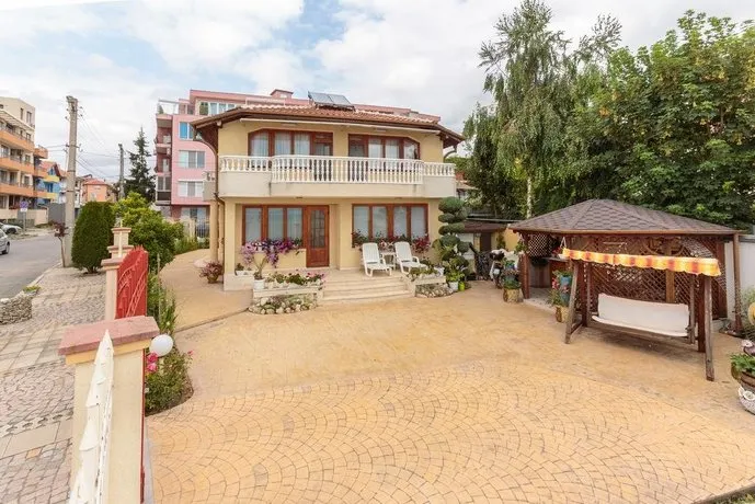 House Kalina - Image 1