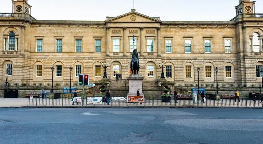 Calton Hill Apartment - Image 1