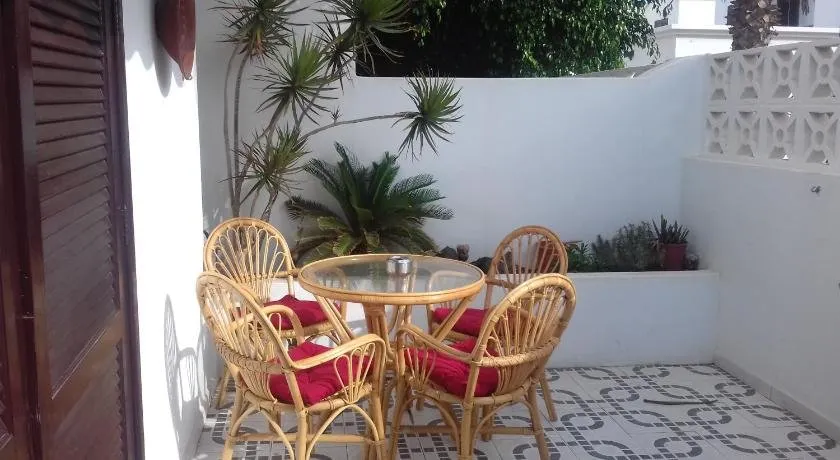 Apartamentos Playa Honda - Image 1