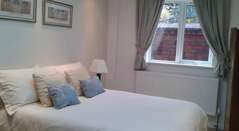 Gardeners Lodge Bed and Breakfast - Image 1