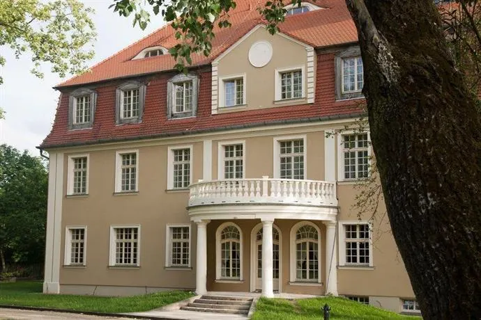 Palac Brzezina - Image 1