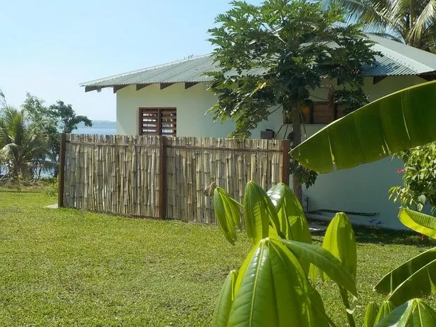 Beachcomber Cottage Port Vila - Image 1
