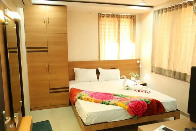 Ganesham Guest House - Image 1
