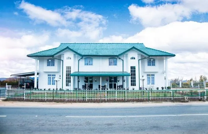 White House Nuwara Eliya - Image 1