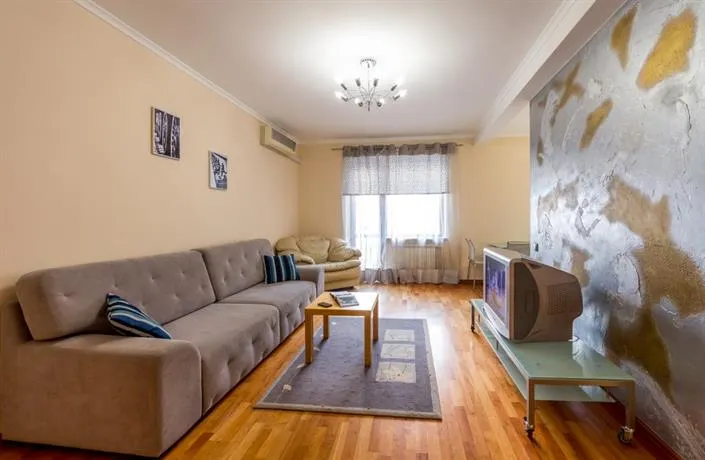 DayFlat na Tryohsvyatitelskoy 3 Apartments - Image 1